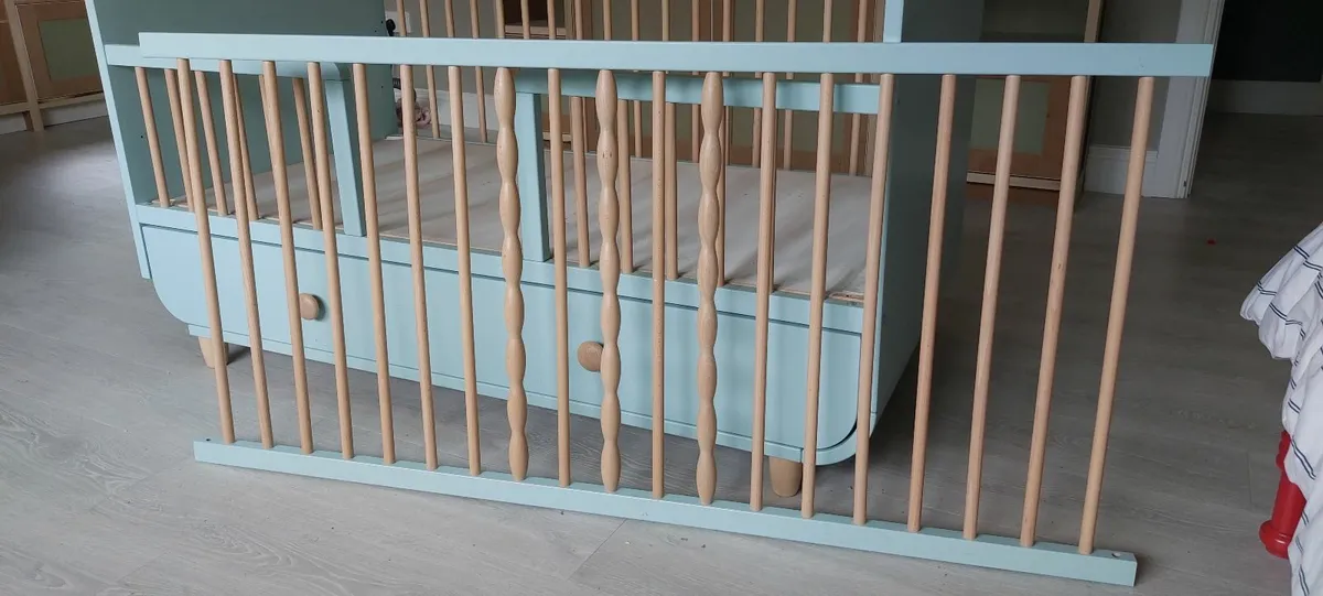 Cot bed and changing table set - Image 3