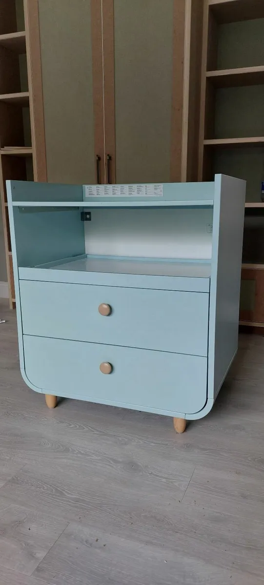 Cot bed and changing table set - Image 4
