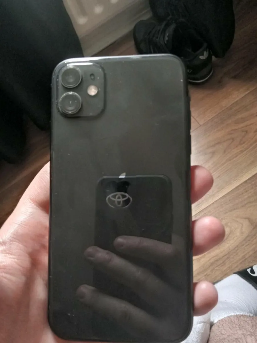 iPhone 11& iPhone 12 - Image 2