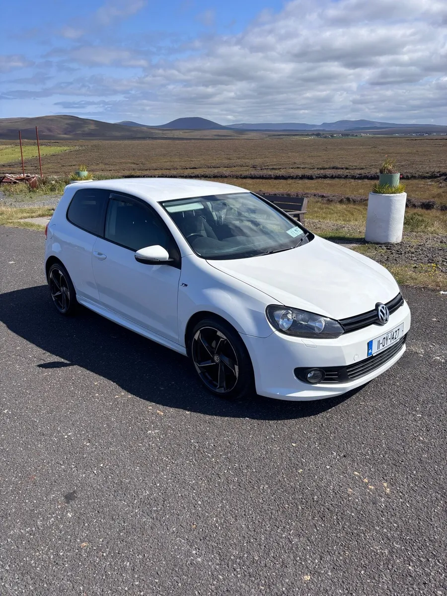 VW Golf R-Line 3dr - Image 4