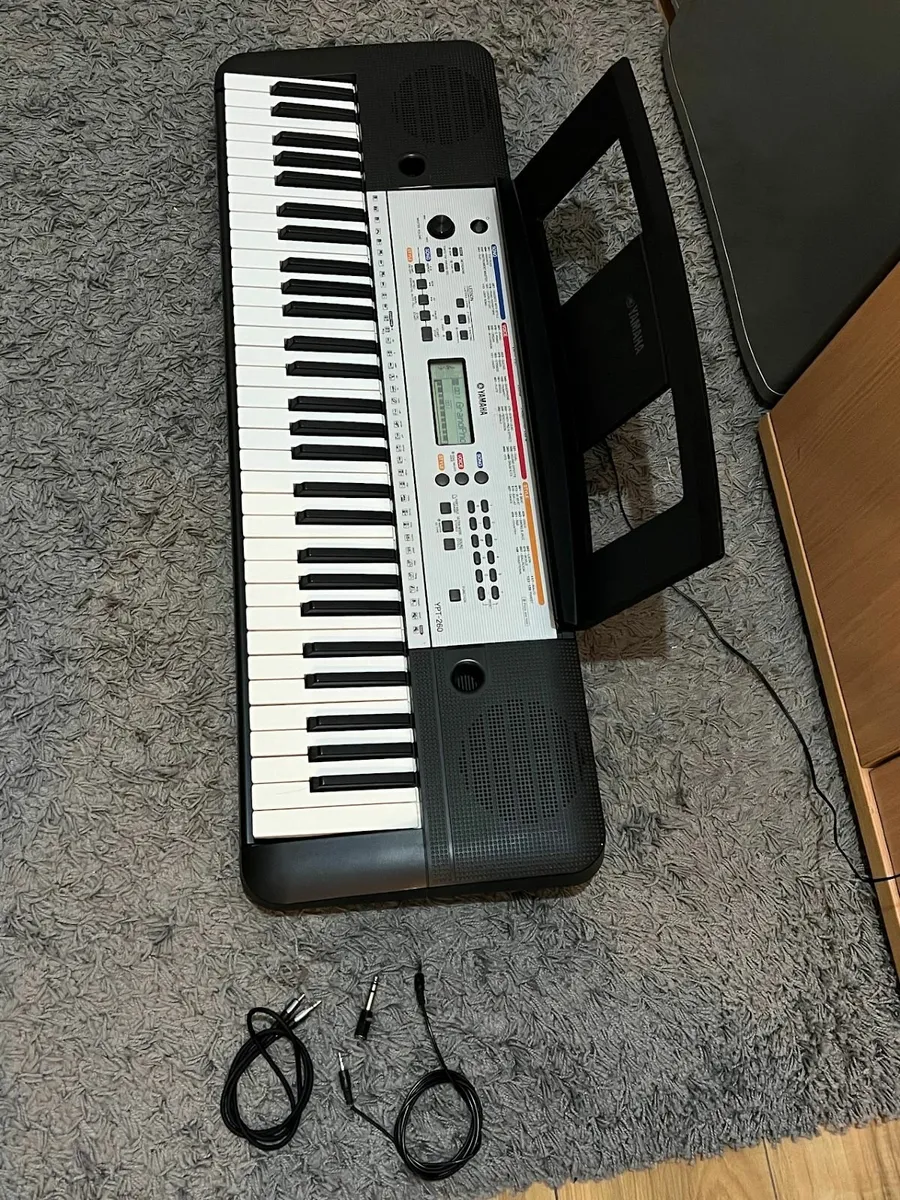 Yamaha YPT 260 61-Key Portable Keyboard Piano - Image 1