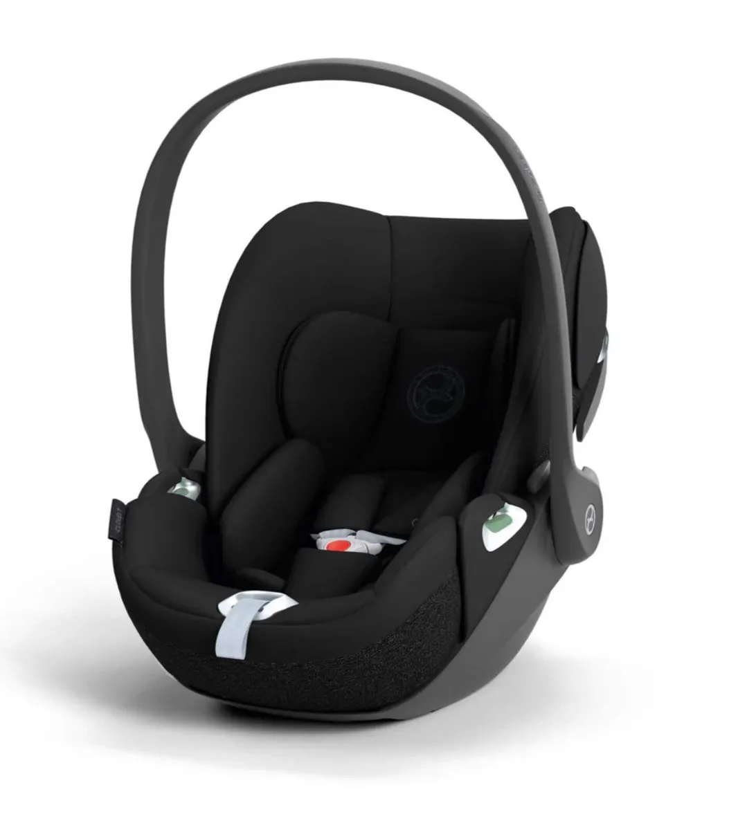 Car seat and base - Image 1