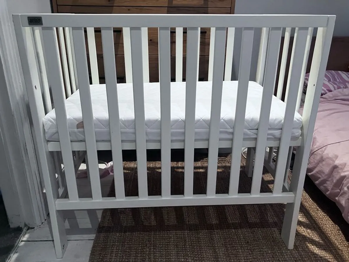 Mamas & Papas small cot and mattress - Image 2