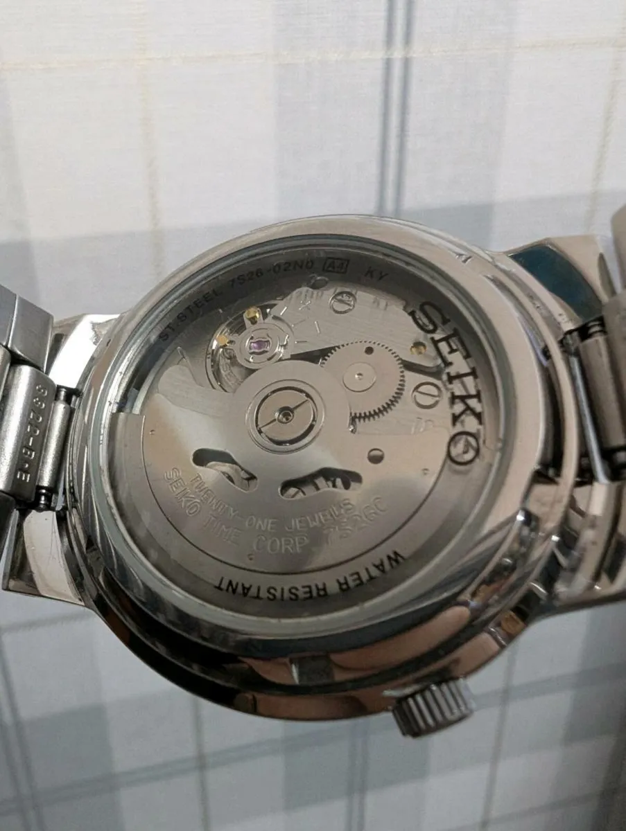 Seiko 5 sports automatic sapphire Crystal watch - Image 3