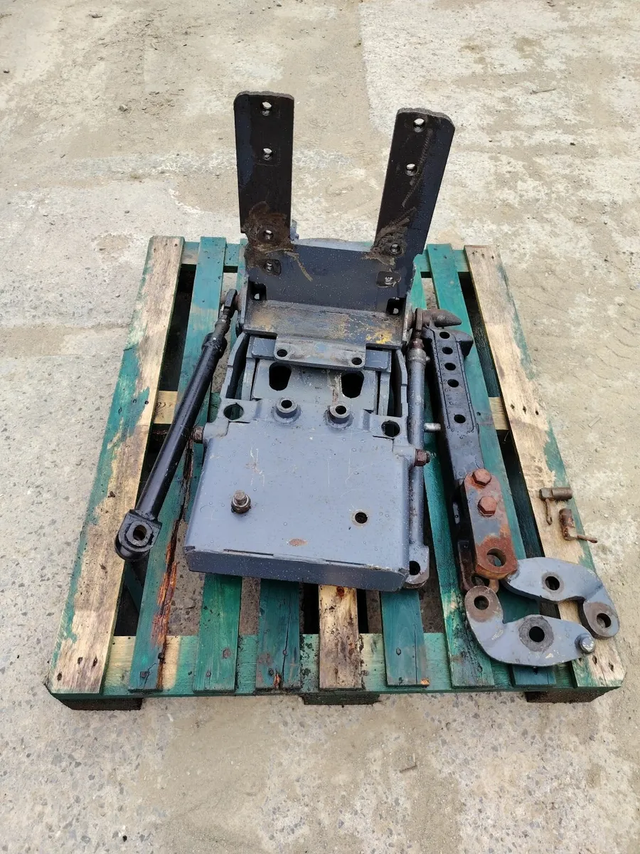 TM New Holland Pick up hitch - Image 1