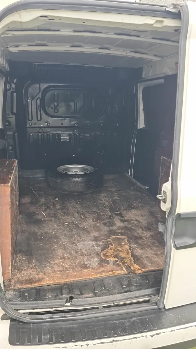 Fiat Doblo 2011 - Image 3
