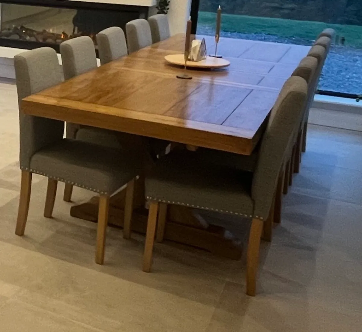 Oak Extendable dining table with chairs - Image 4