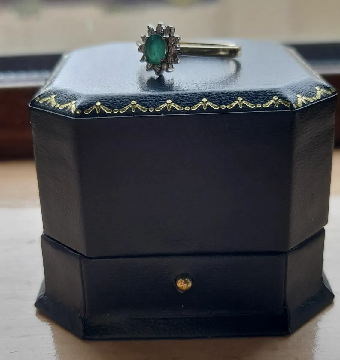 Gold Emerald Ring - Image 3