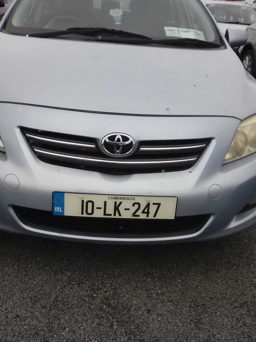 Toyota Corolla 2010 - Image 1