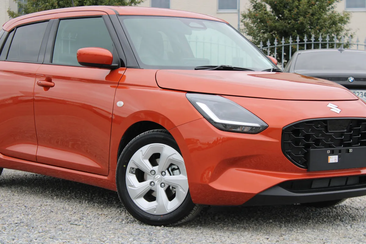 Suzuki Swift 1.2 Motion Hybrid - Image 3