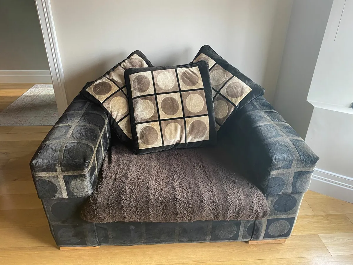 Sofa and Snuggler - Image 2