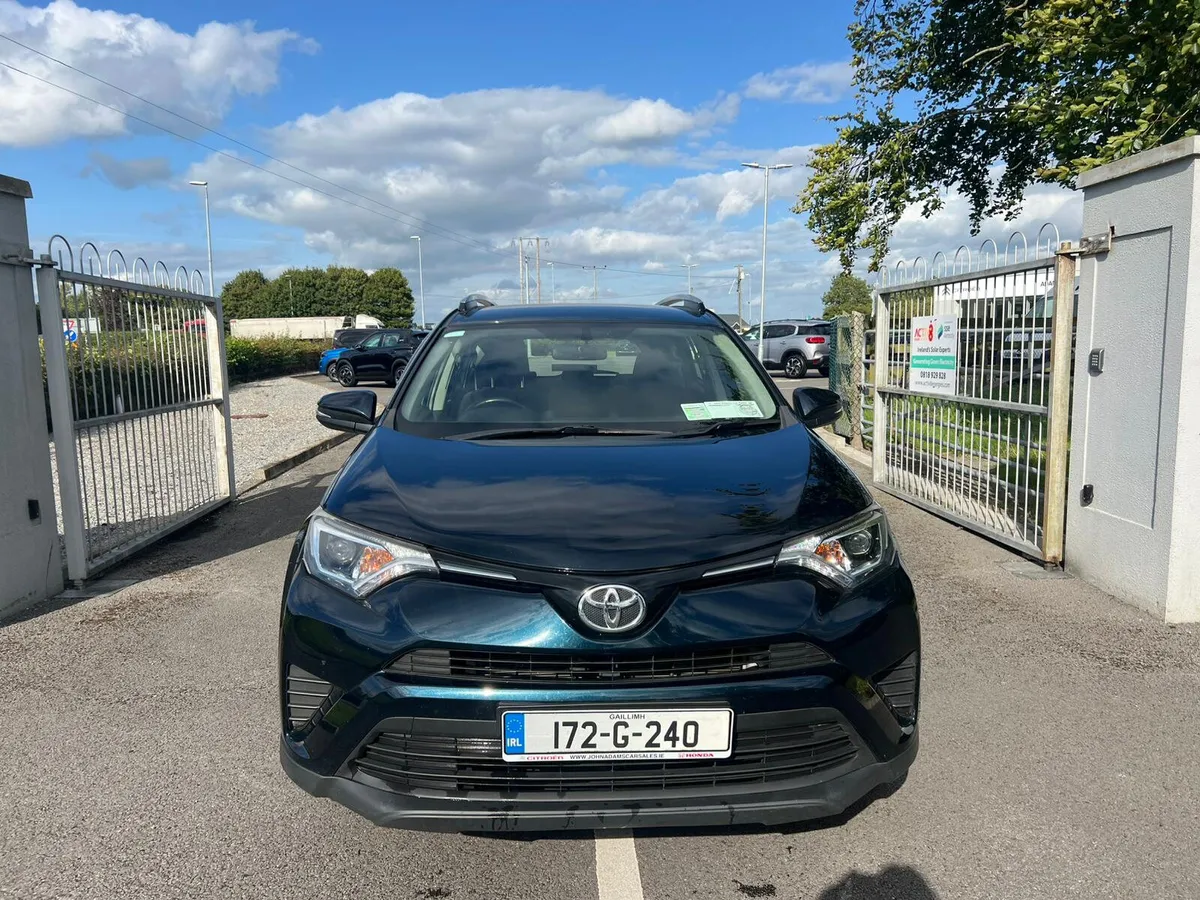 Toyota RAV4 Luna 2WD 2017 - Image 2