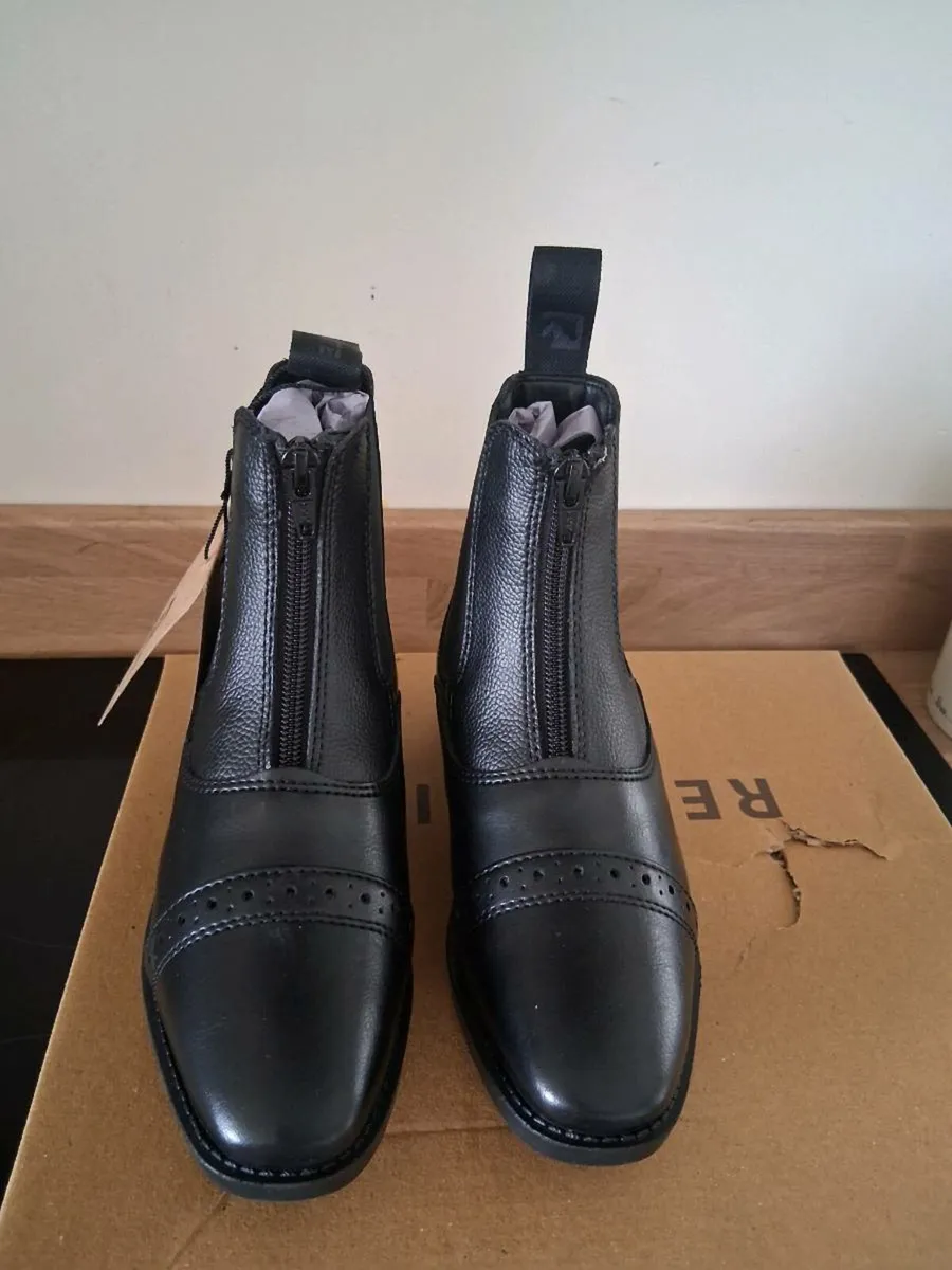 Kids jodphur boots size 13 - Image 2