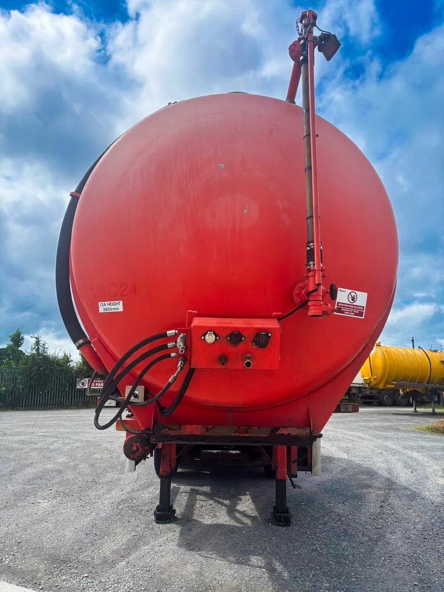 Bulk Alloy Vacuum Tanker - Image 2