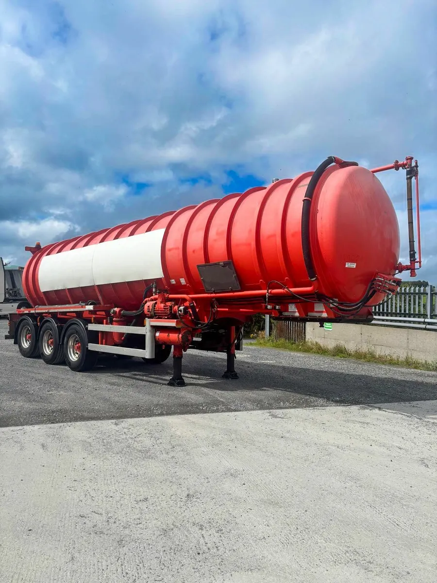 Bulk Alloy Vacuum Tanker - Image 1