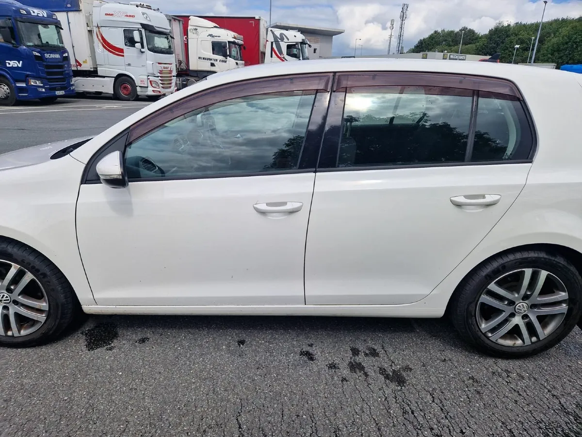 Volkswagen Golf 2011 - Image 3