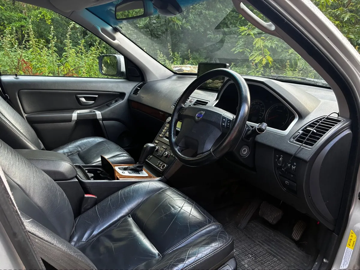 Volvo XC90 Jeep - Image 2