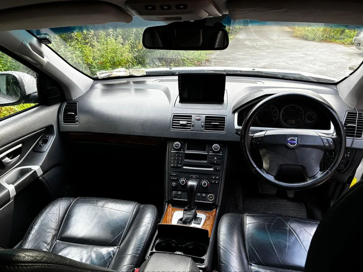 Volvo XC90 Jeep - Image 3