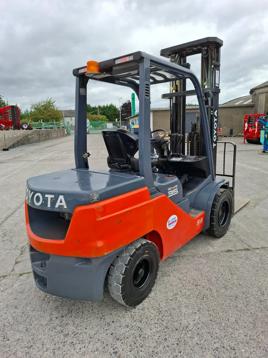 Toyota forklift - Image 4