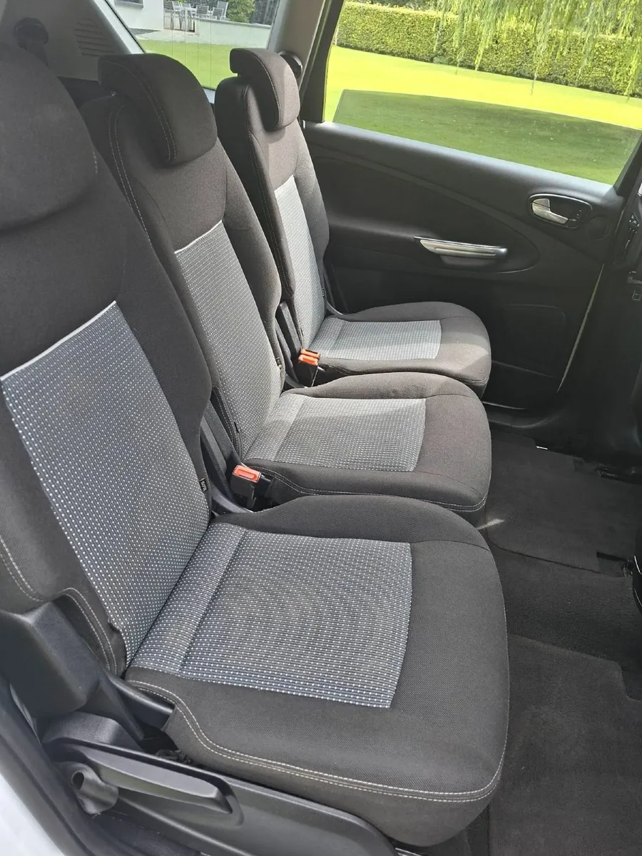 Ford S-Max 2013 - Image 2