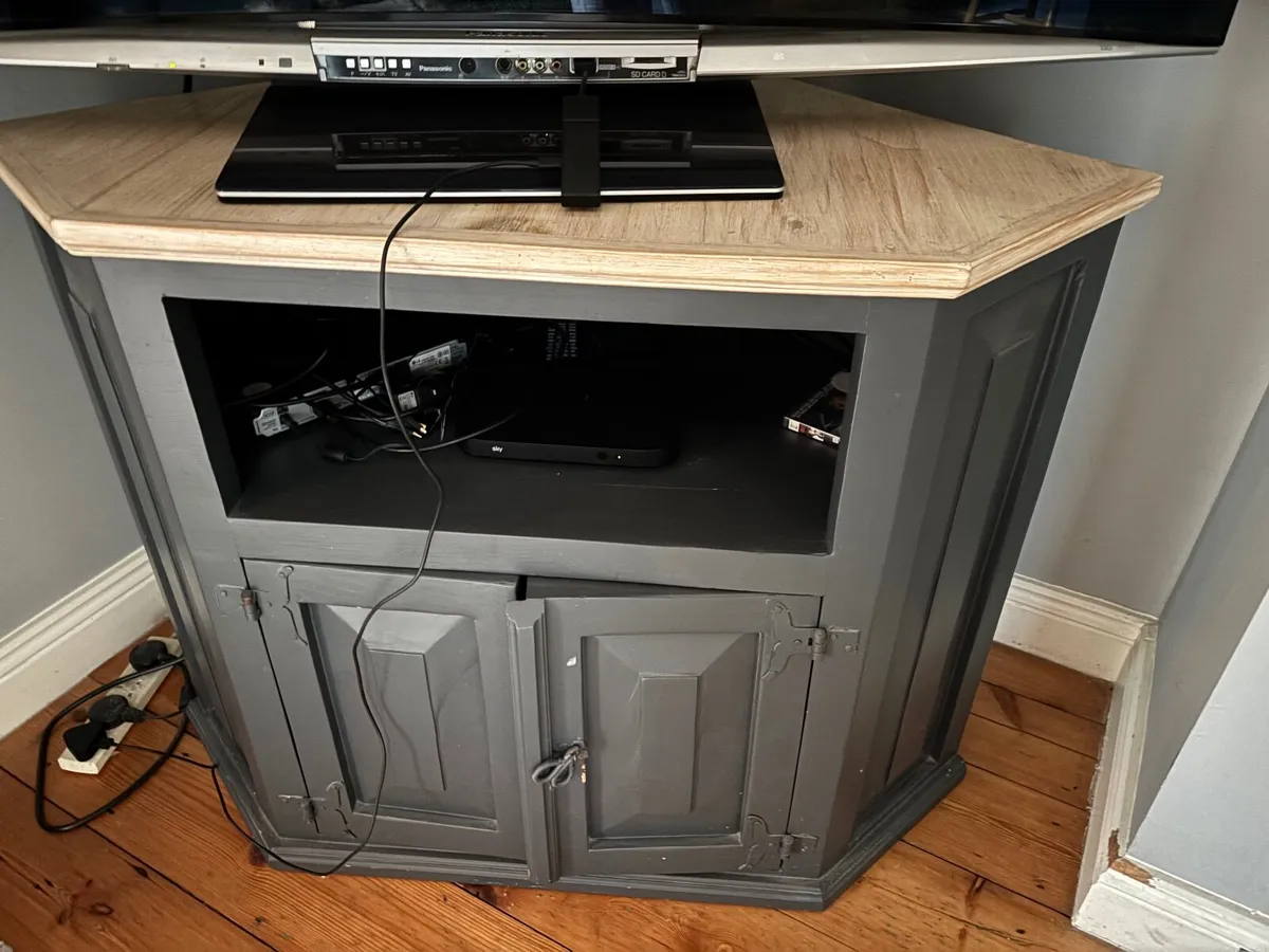 Three pieces of Furniture - Image 2