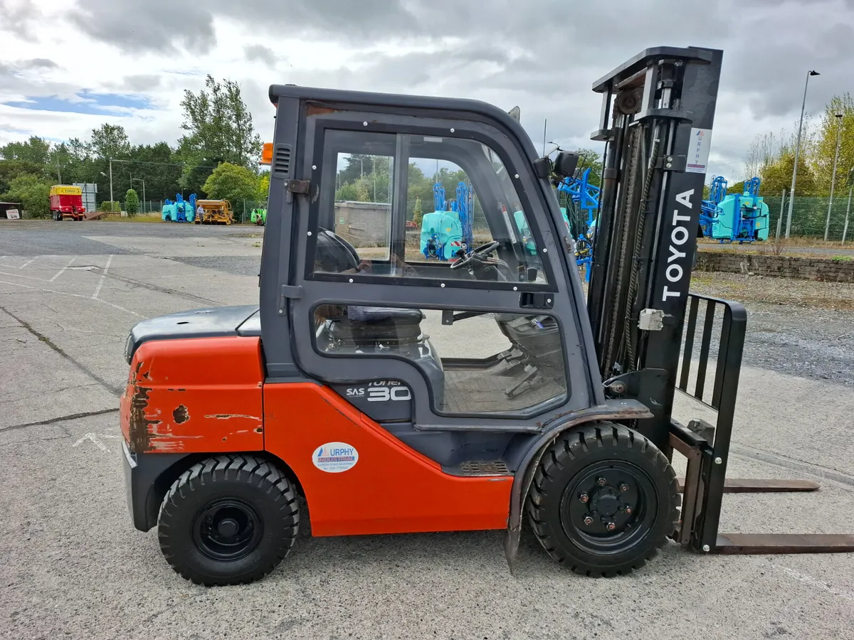 Toyota Forklift - Image 1