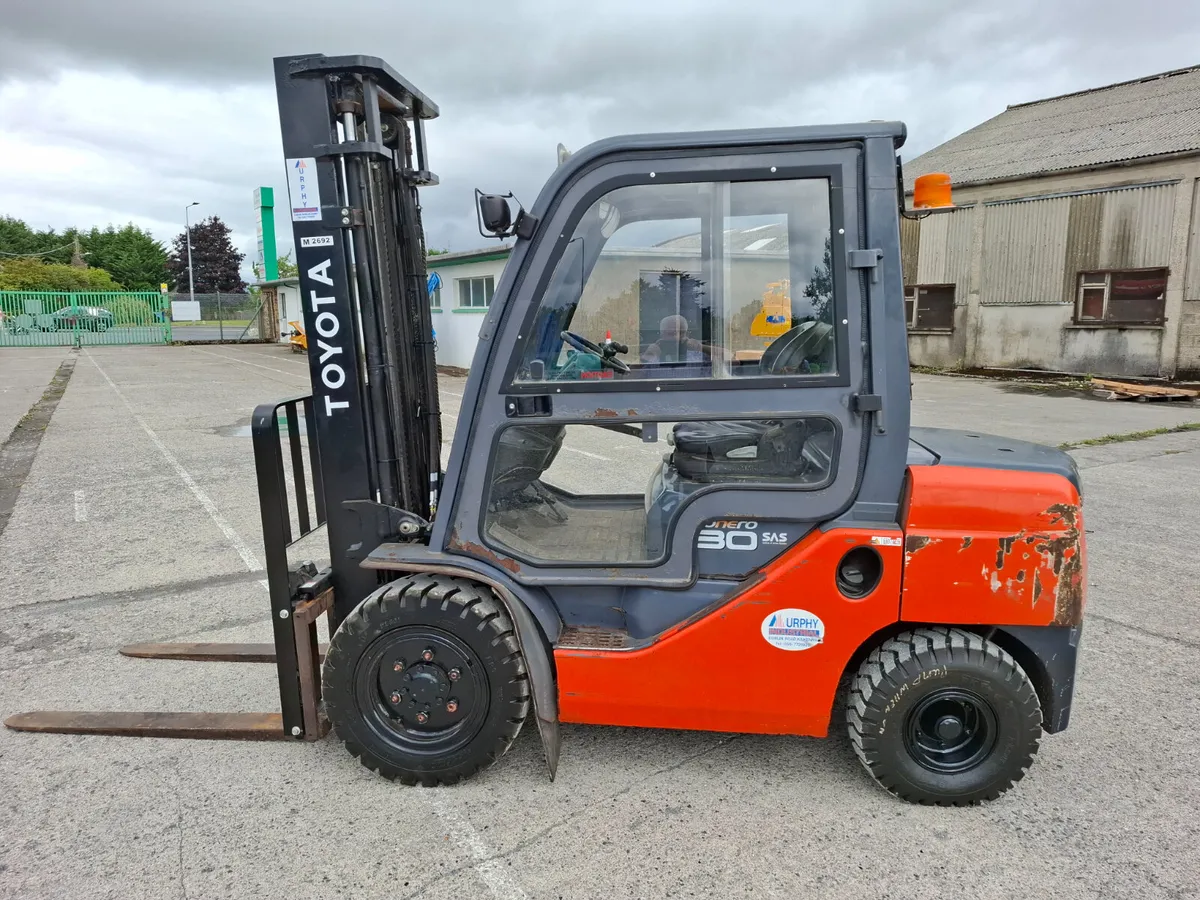 Toyota Forklift - Image 3