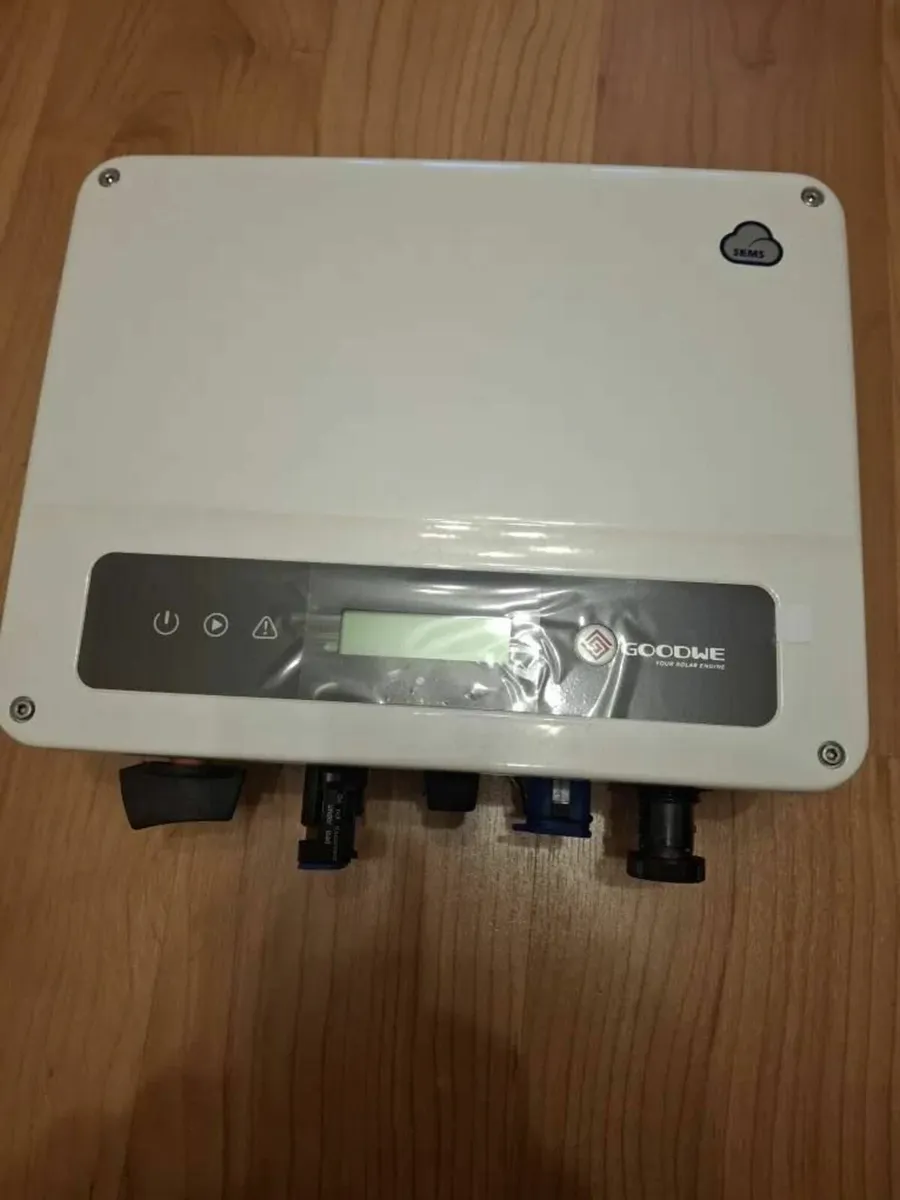 GoodWe GW2500-XS 2.5 kW solar grid inverter - Image 1
