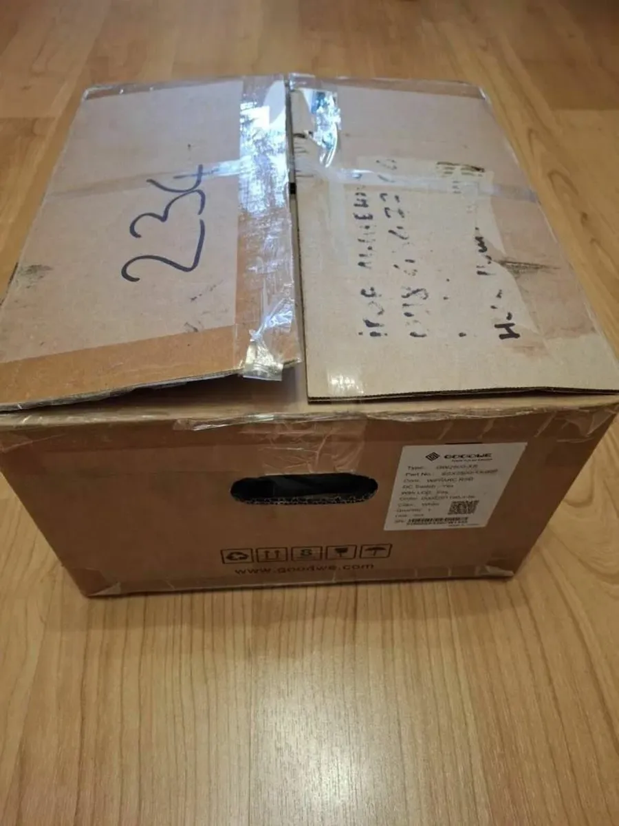 GoodWe GW2500-XS 2.5 kW solar grid inverter - Image 2