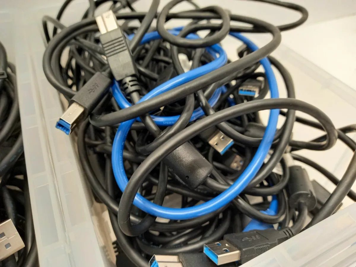 Online Auction Of Display Port Cables & More! - Image 2