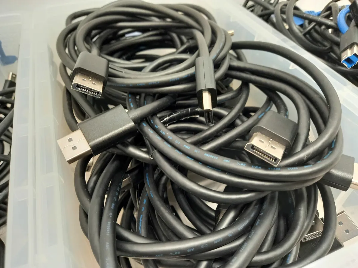 Online Auction Of Display Port Cables & More! - Image 3