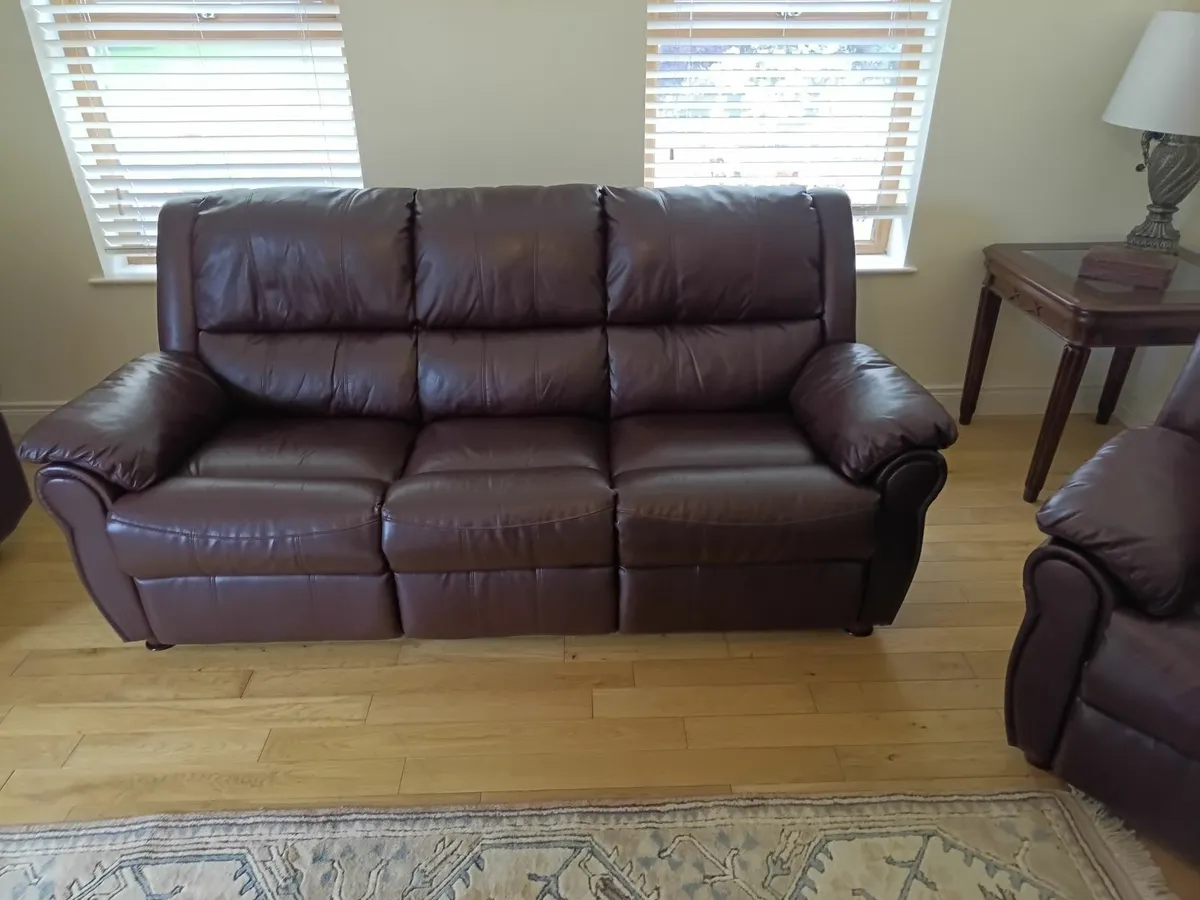 Leather couch - Image 3