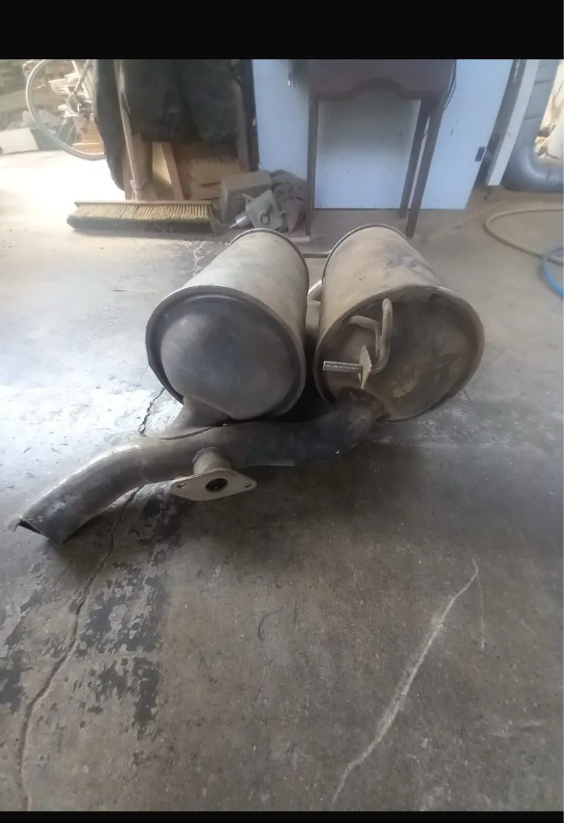 1999 BMW e39 exhaust.