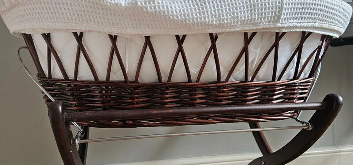 moses basket with stand - Image 3