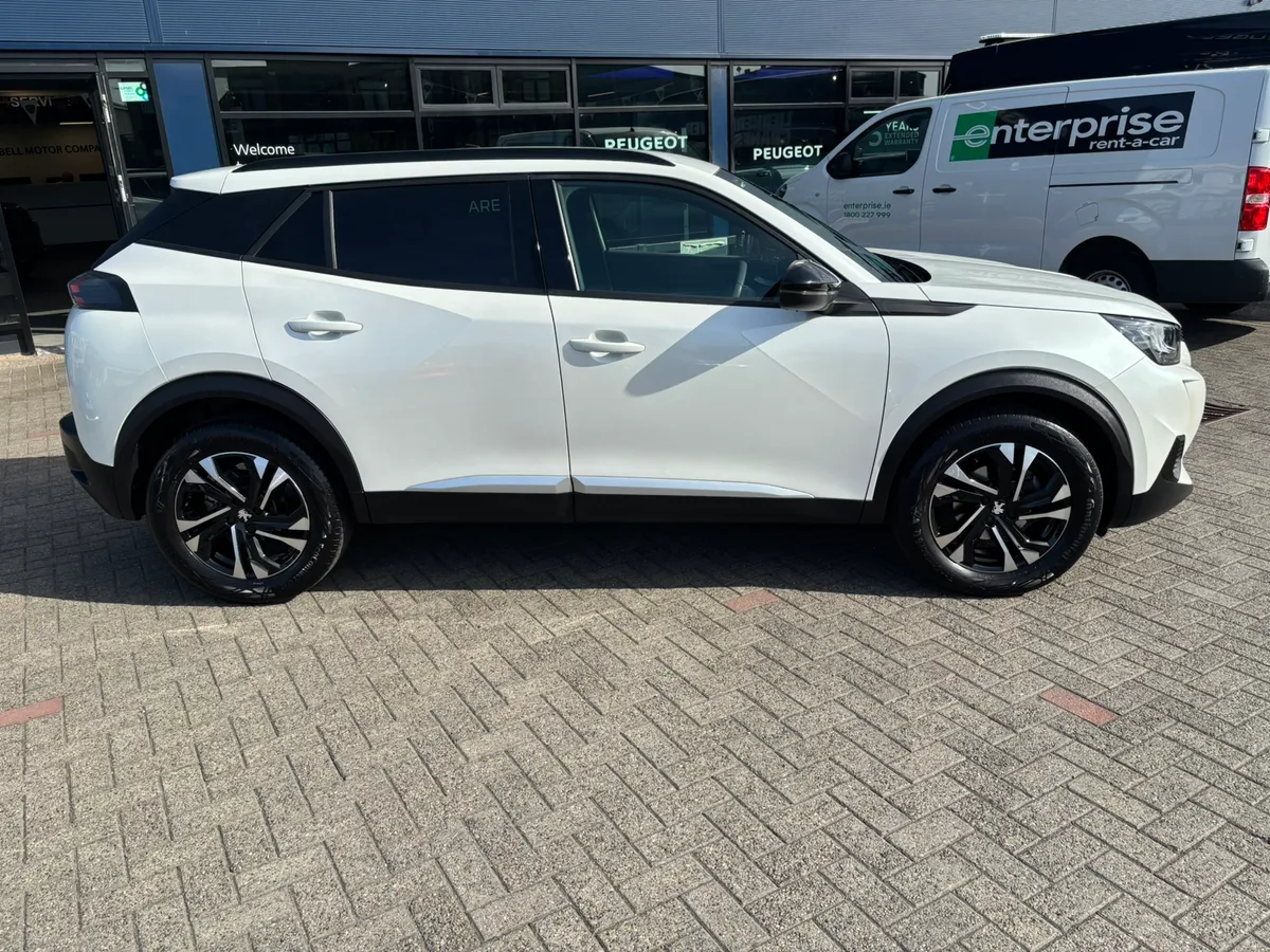 2023 Peugeot 2008 Allure Automatic 130bhp - Image 3