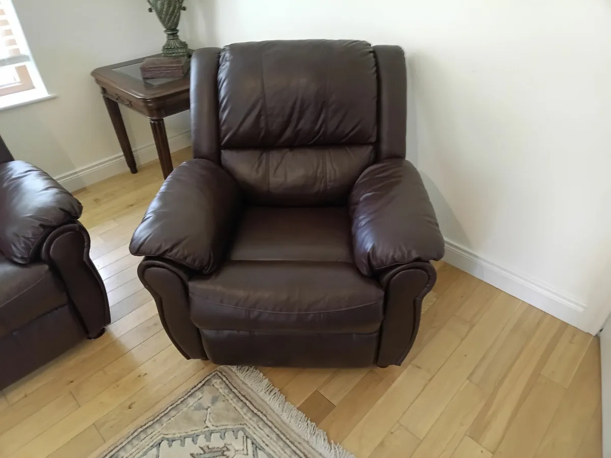 Leather couch - Image 2