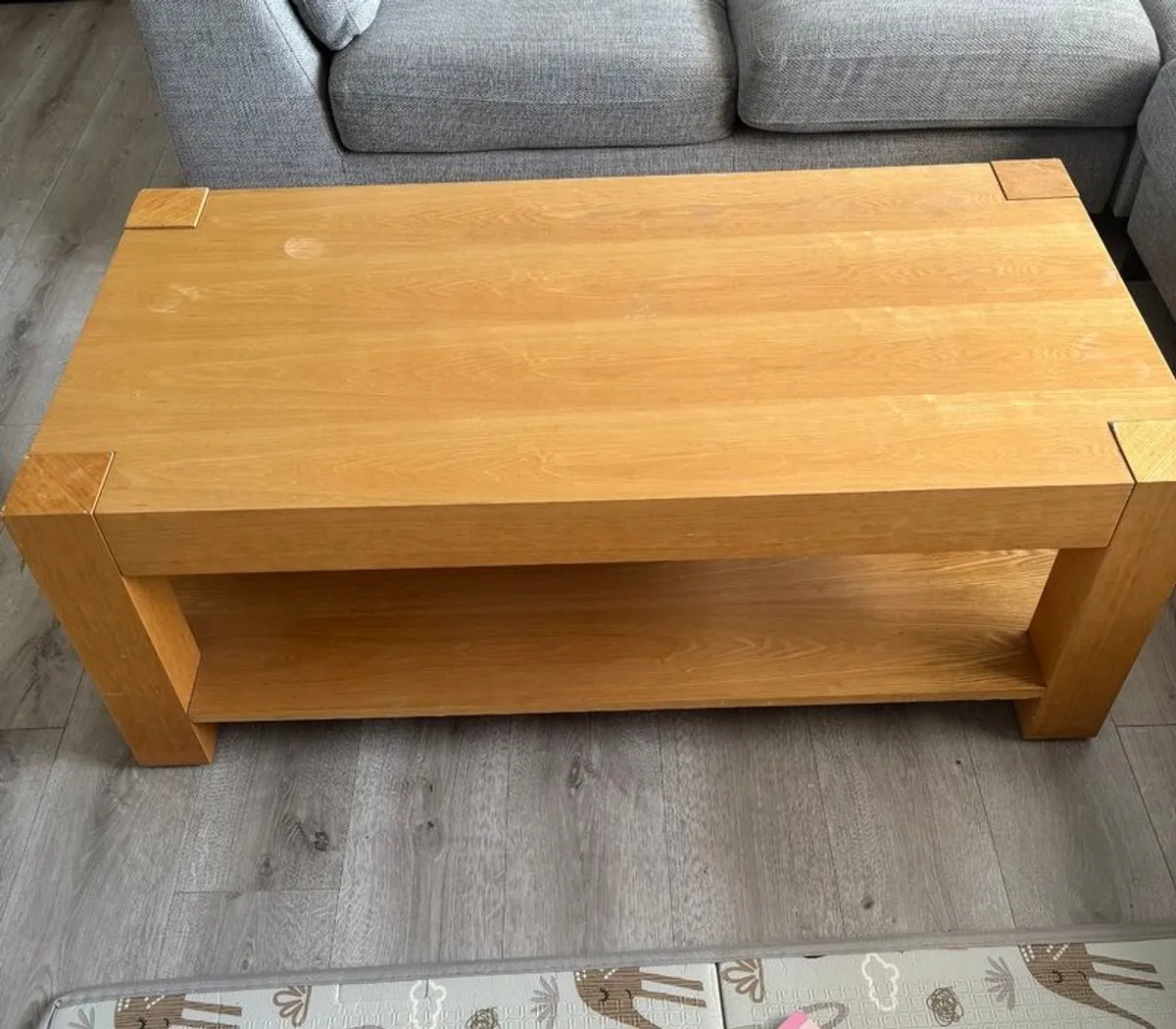 Solid oak coffee table - Image 1