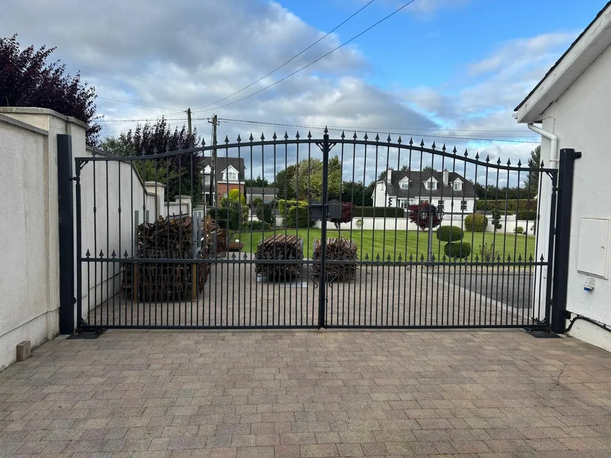 Gates - Image 1