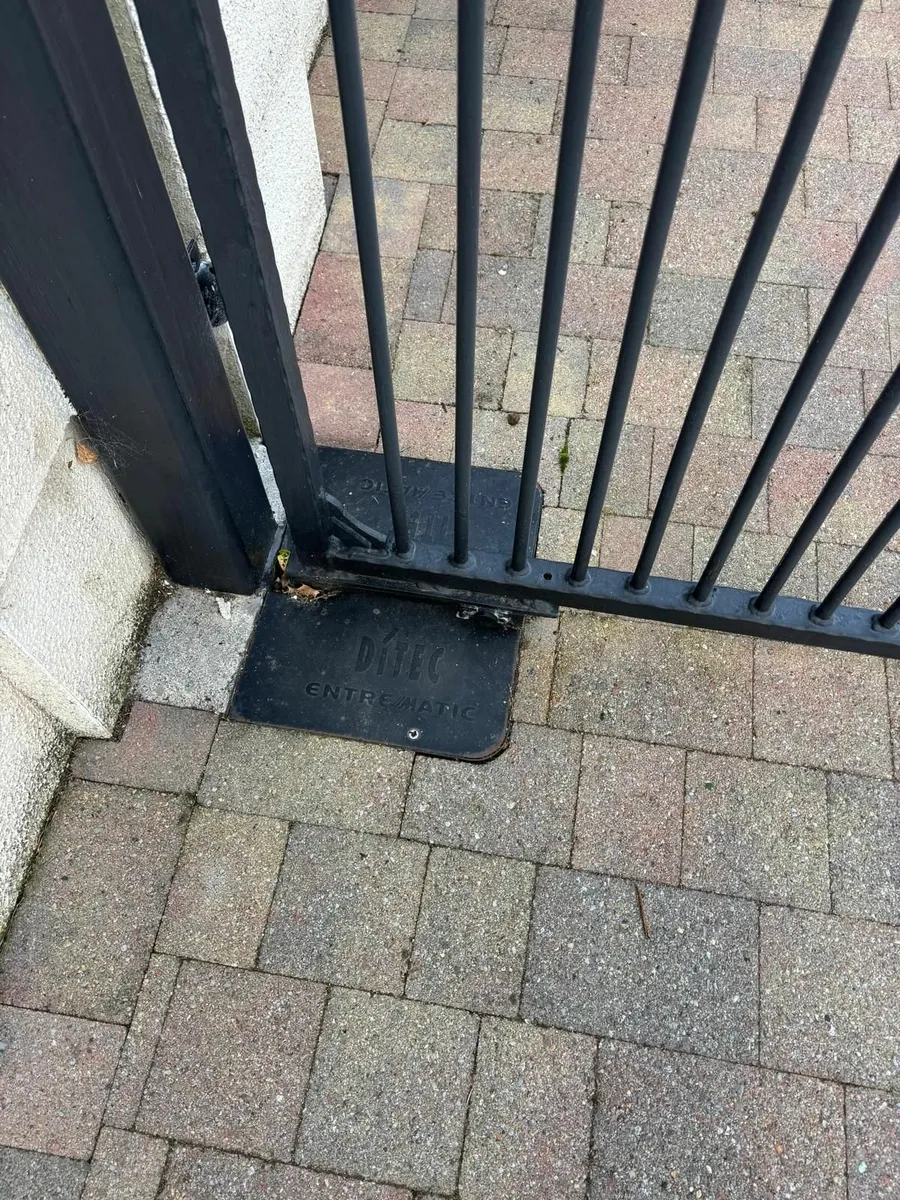 Gates - Image 2