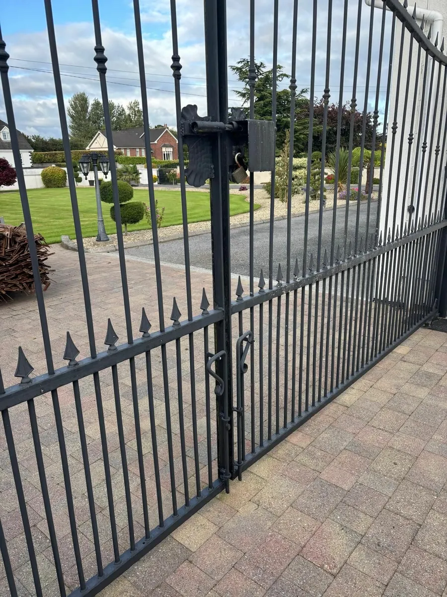 Gates - Image 3
