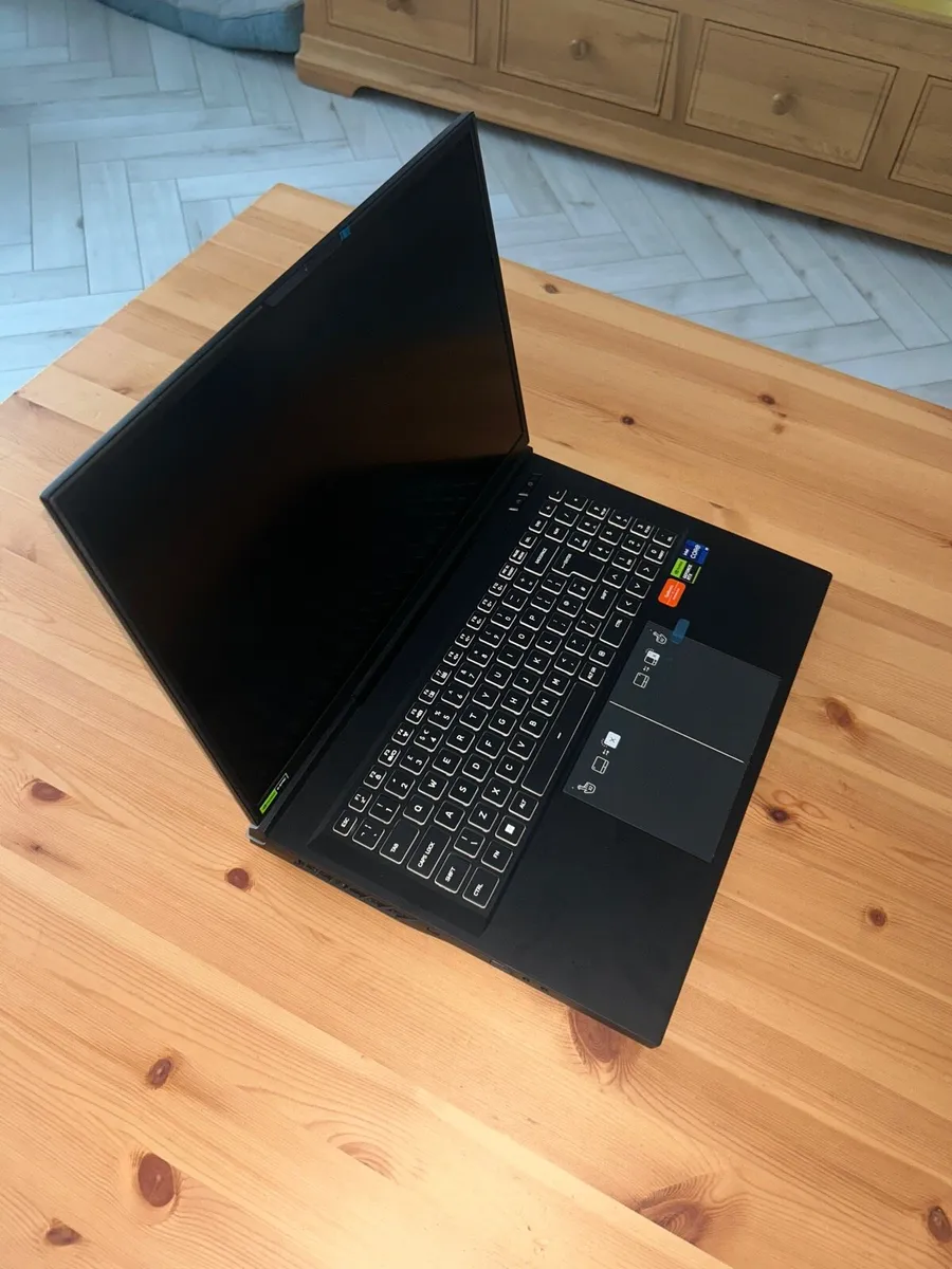 Laptop - Image 1