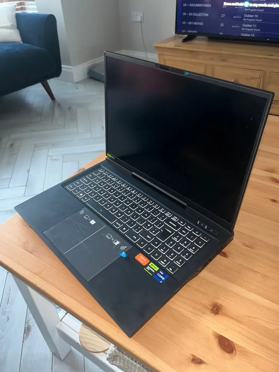 Laptop - Image 2