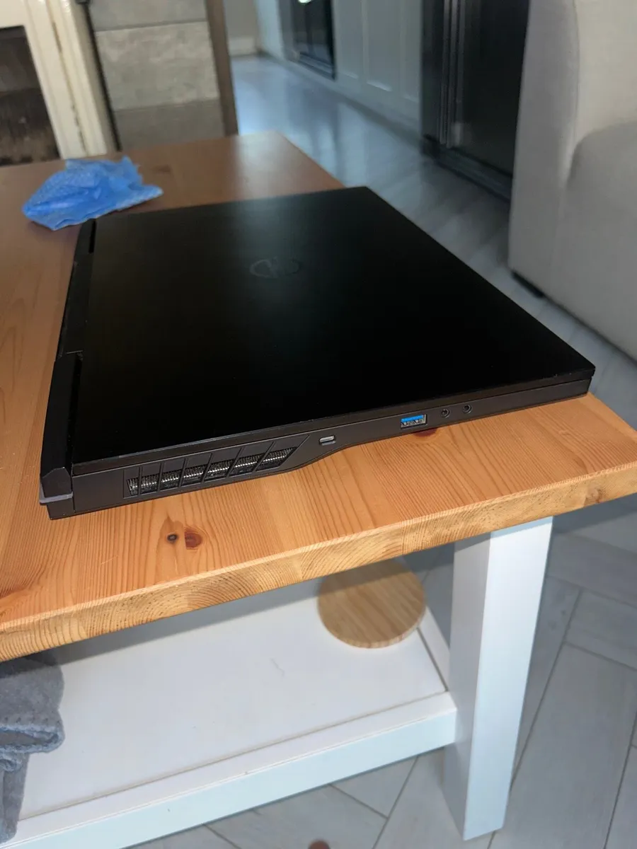 Laptop - Image 3