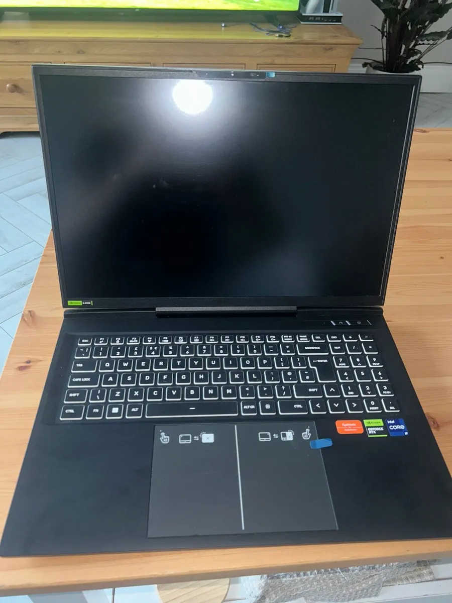 Laptop - Image 4