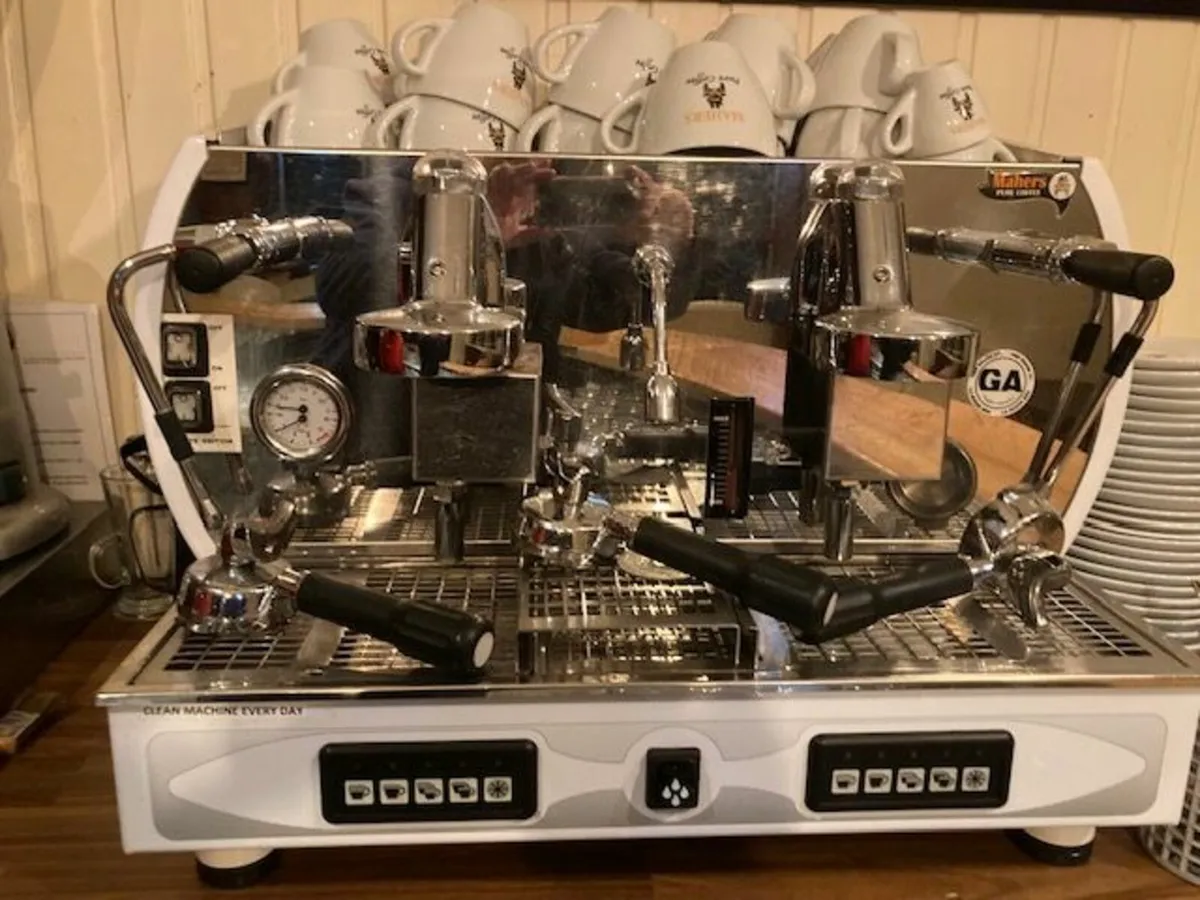 Barista 2 group coffee machine - Italian - Image 3