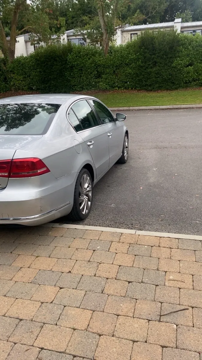 Volkswagen Passat - Image 2