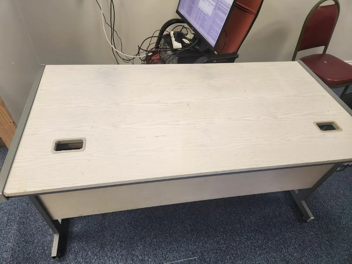 Free Office Desks - Image 4