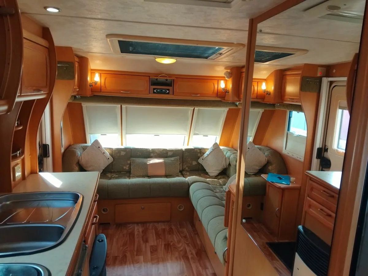 Caravan - Image 2