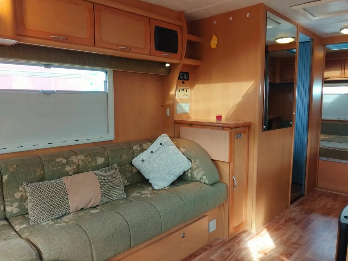 Caravan - Image 4