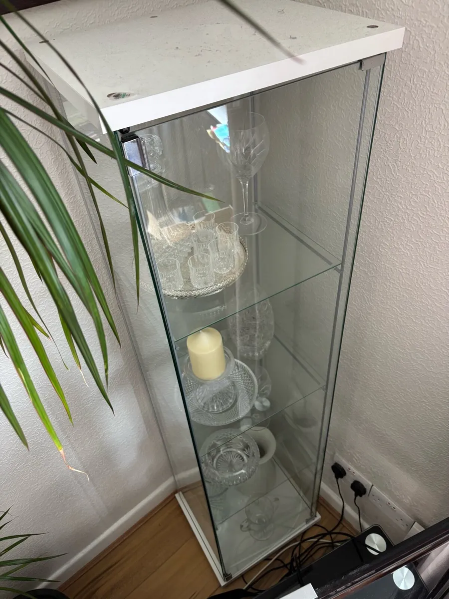 Glass cabinet - Image 1